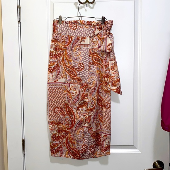 Skirt - Picture 2 of 4